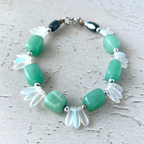 Green Gem Mermaid Inspired Glass Bracelet - Moss Green Glass Bracelet - Picture 3 of 4